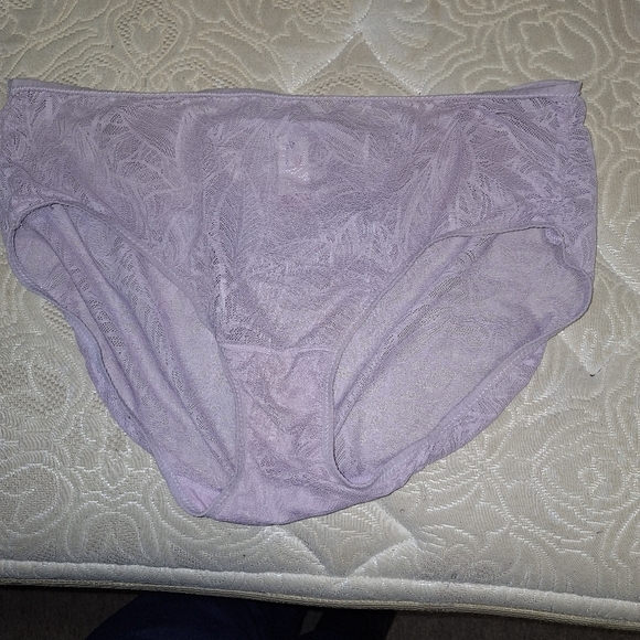 A bundle of 4 pairs of ladies' large panties. Sexy, comfortable, lingerie - Picture 2 of 15